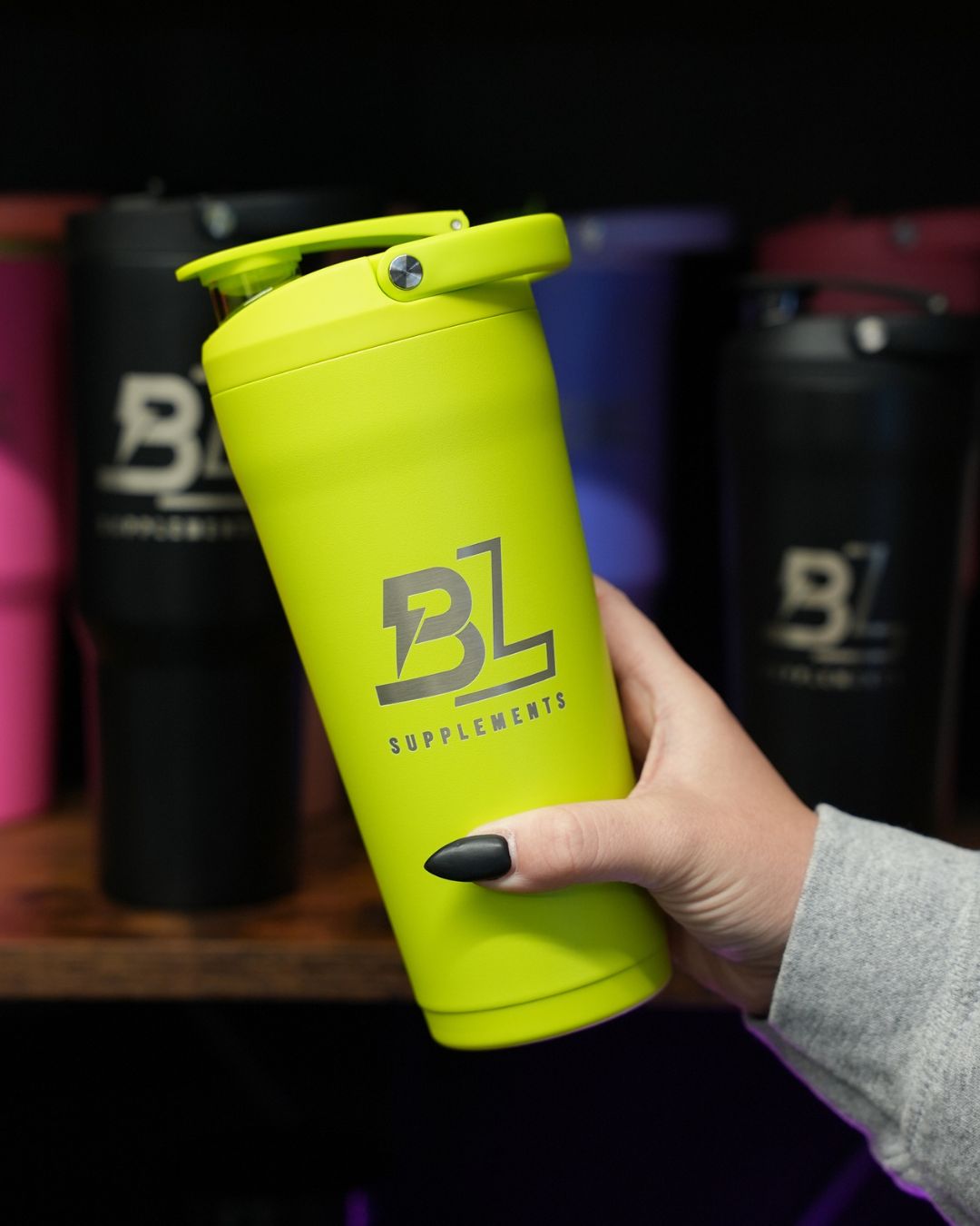 24 oz lime insulated shaker bottle with lid and 3L Supplements logo