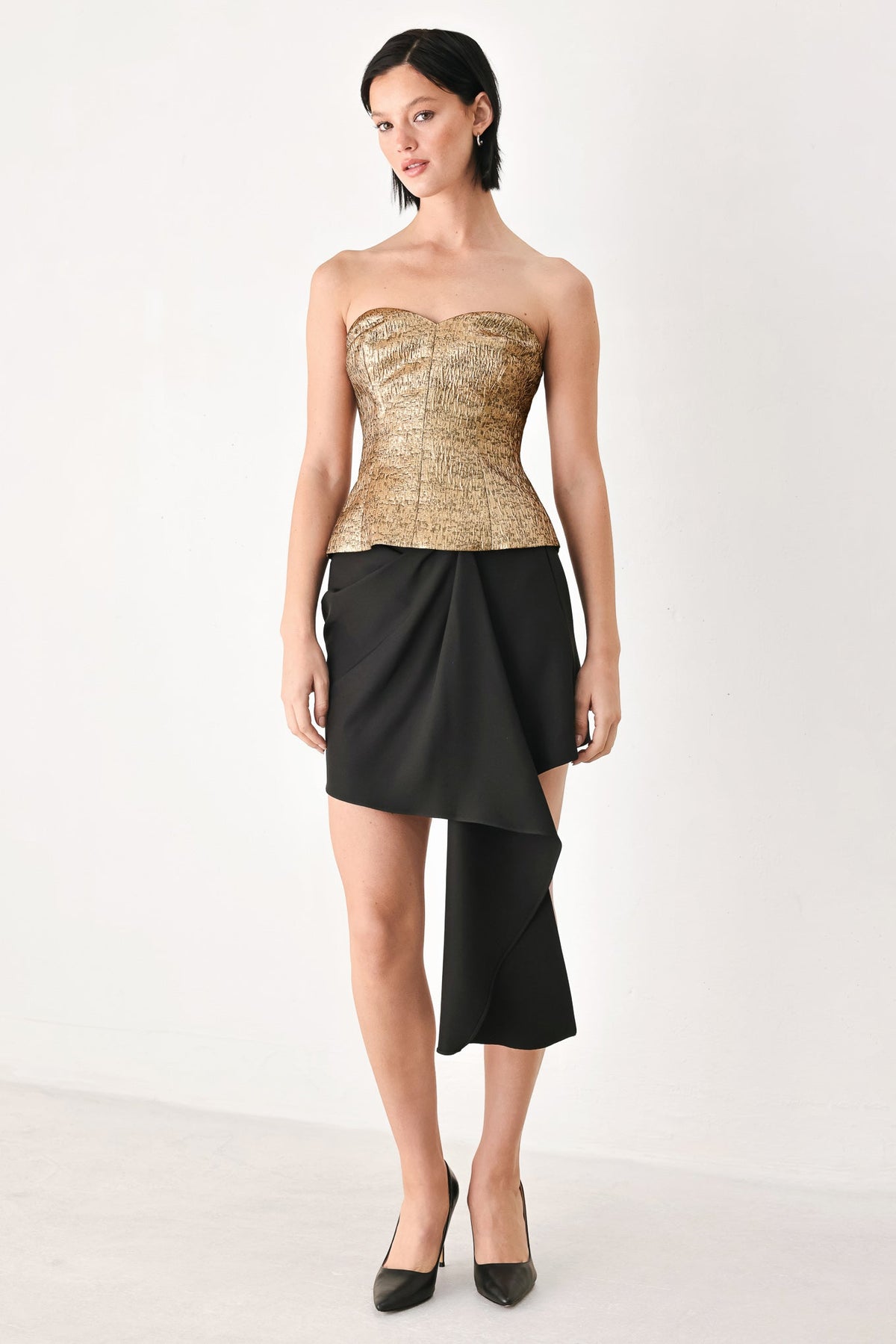 Gold metallic strapless sweetheart peplum tube top