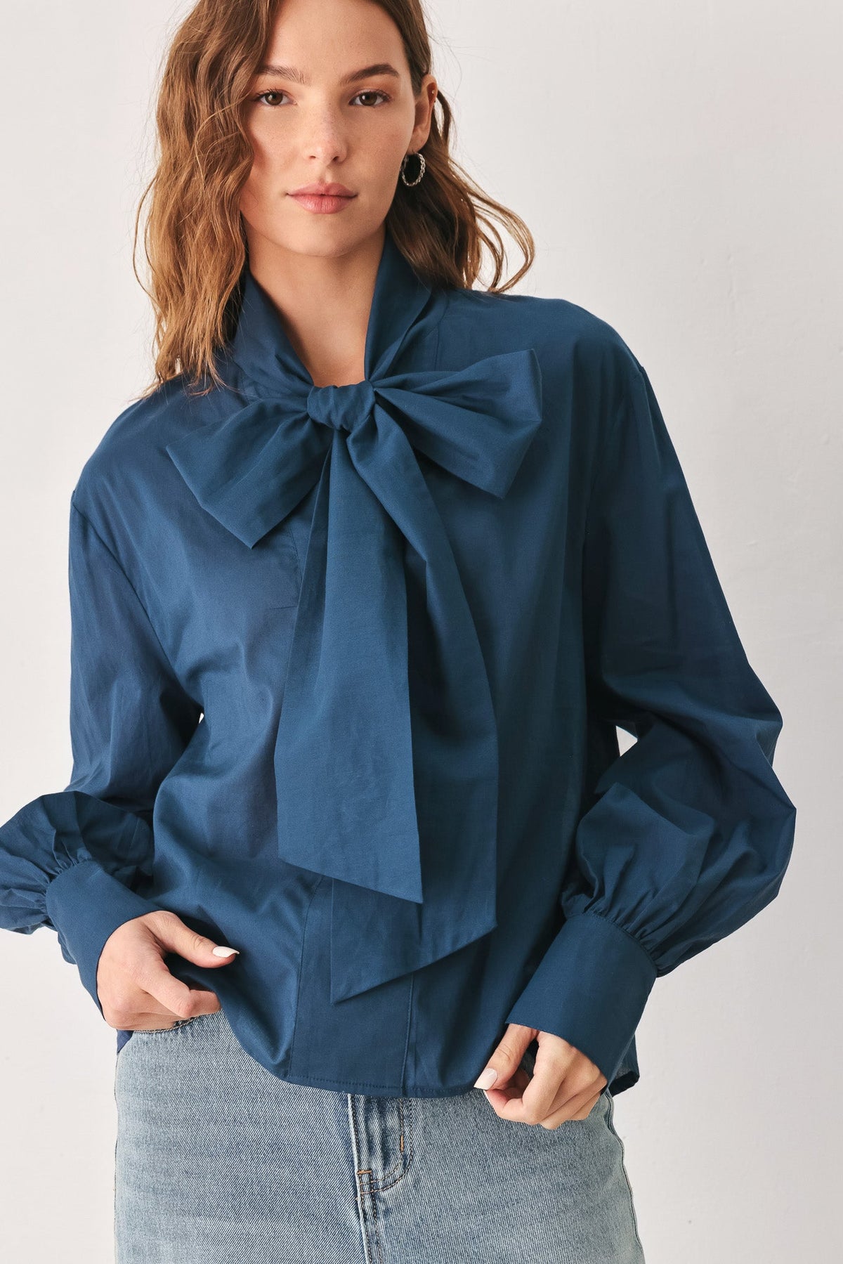 OCEAN INK KITTEN-BOW WOVEN TOP