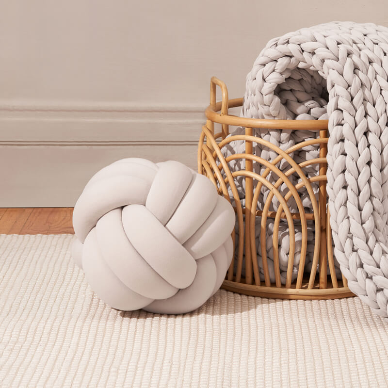 The Knot Pillow