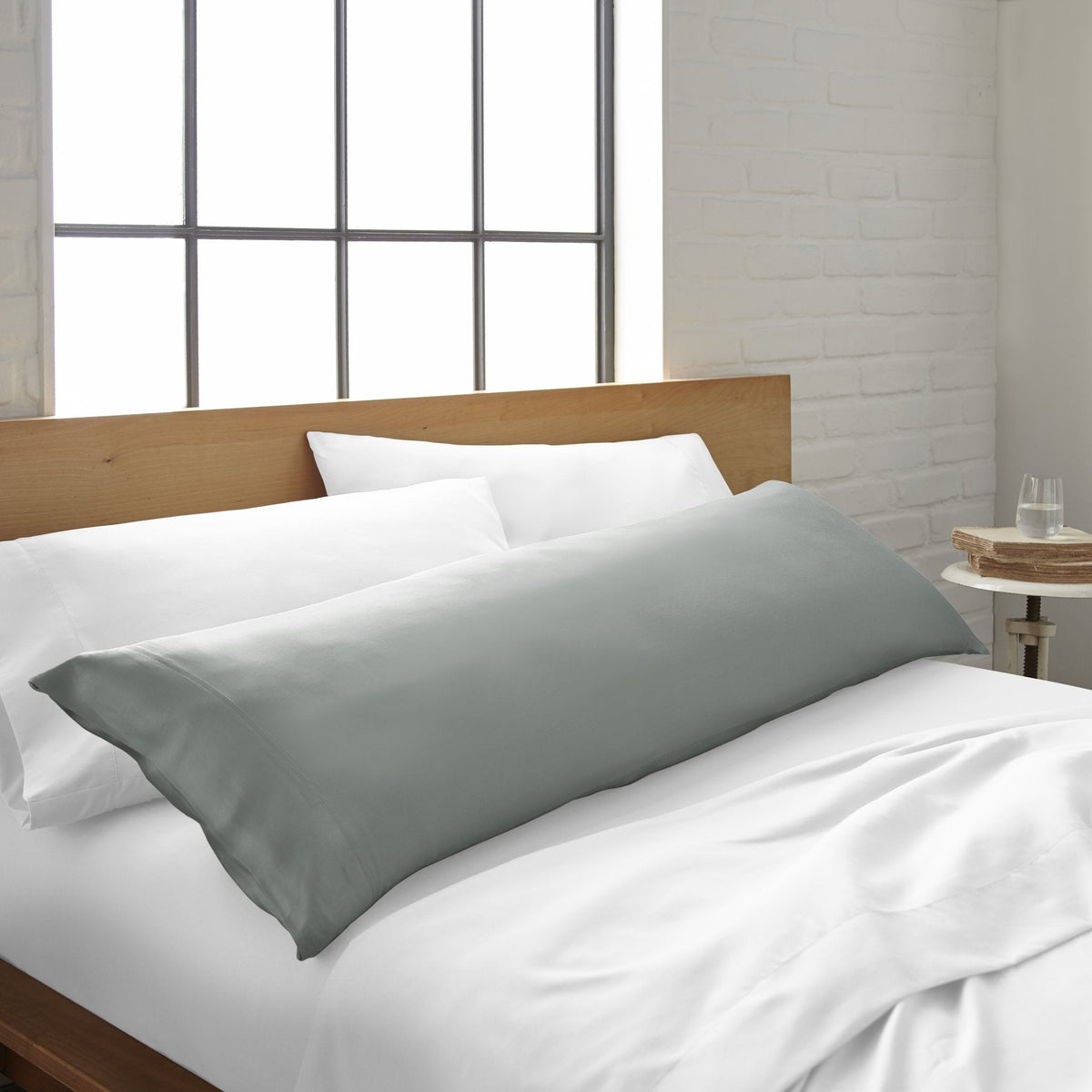 Cooling bamboo body pillowcase in gray