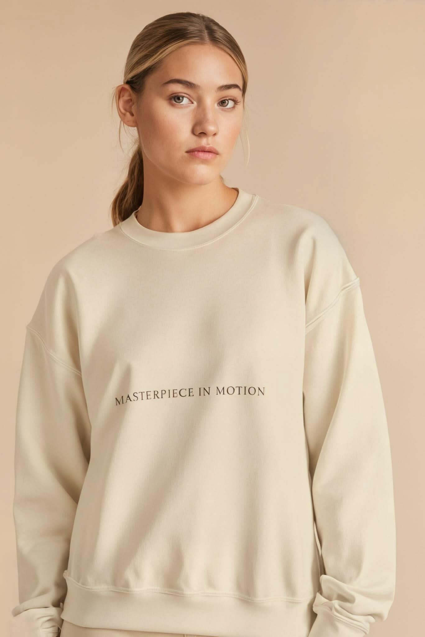 Sand crewneck sweatshirt with small chest logo, ribbed cuffs and hem